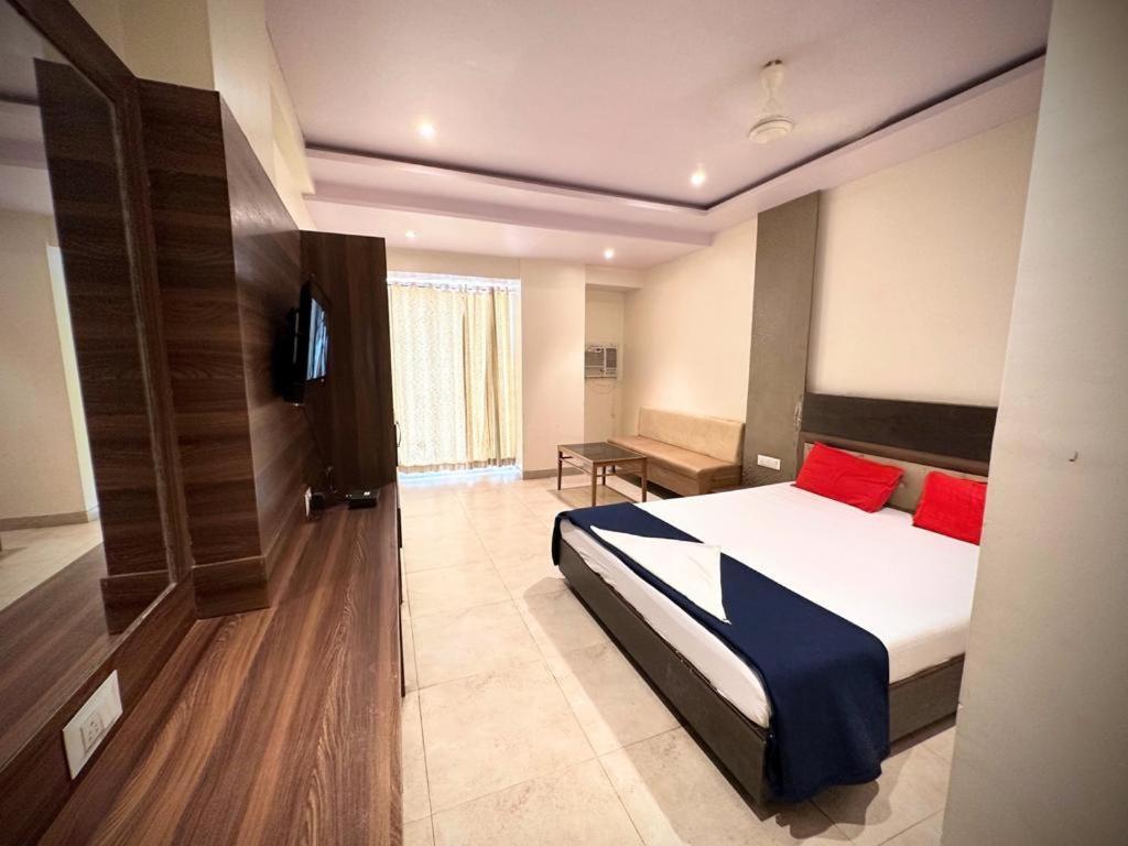 Hotel Hill View NalaSopāra Exterior foto